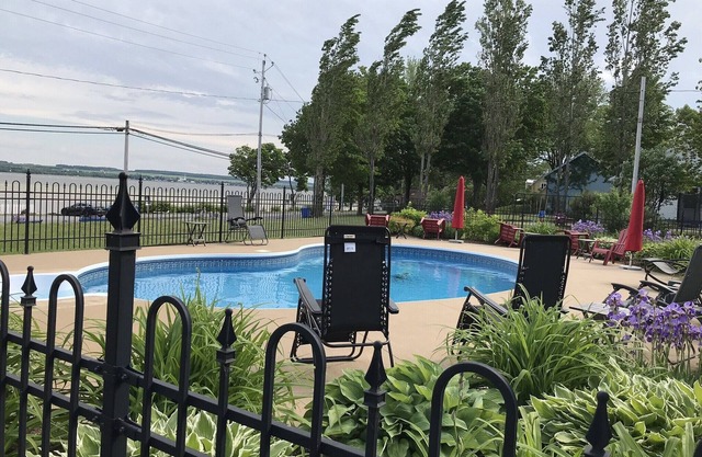 Casa para 8 personas en la isla de Orleans vista y acceso al río 20 minutos de control