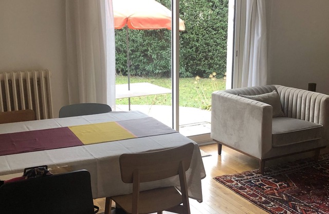 House and garden for students or visitors