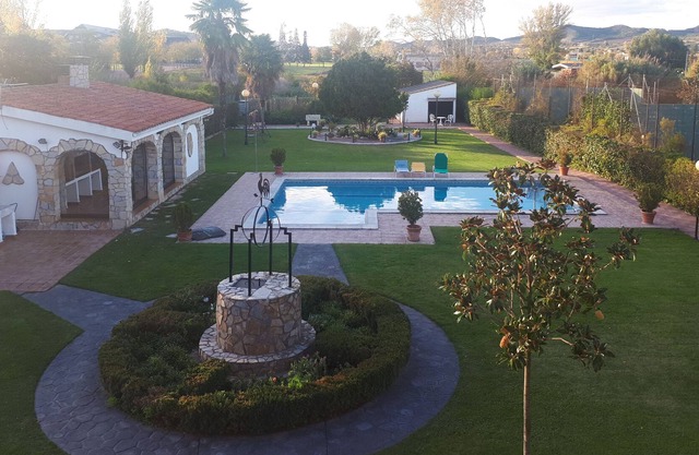CASA Y FINCA RECREATIVA JUNTO A LOGROÑO