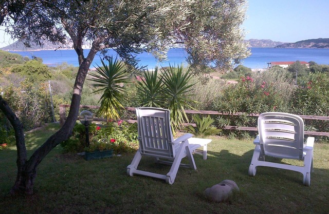 house at 80 mt from the beach, with garden and terrace with a panoramic sea view