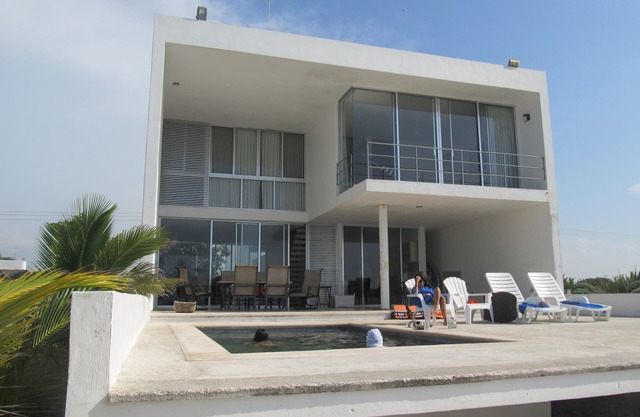 Casa Frente a la playa Superb Vista al mar Hi Speed ​​WiFi Unlimitd Agua dulce Llamada gratuita