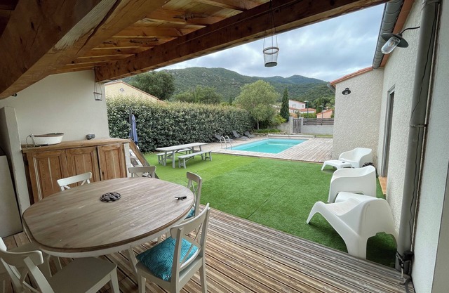 House between sea and mountains. Ideal for family vacations.