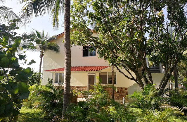 Bungalow entre la laguna y el océano - perfecto para deportes acuáticos