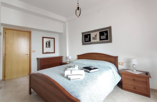 House between sea and mountains: 20 minutes to the sea and 5 to the most unspoiled nature
