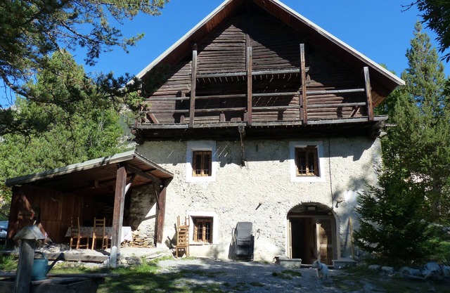 HOUSE CARAIL 14 people NEVACHE 05100