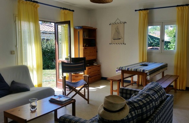 Casa cerca del lago y del mar
