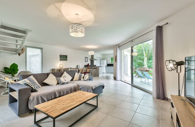 Casa para 6 - Piscina - 150m de la playa en Arès