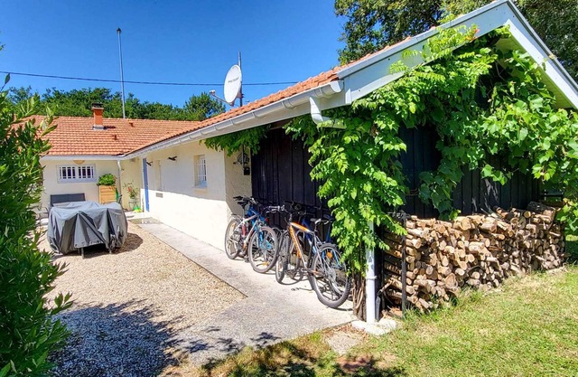 Ref 84H: House for 7 people located between the town and the ocean