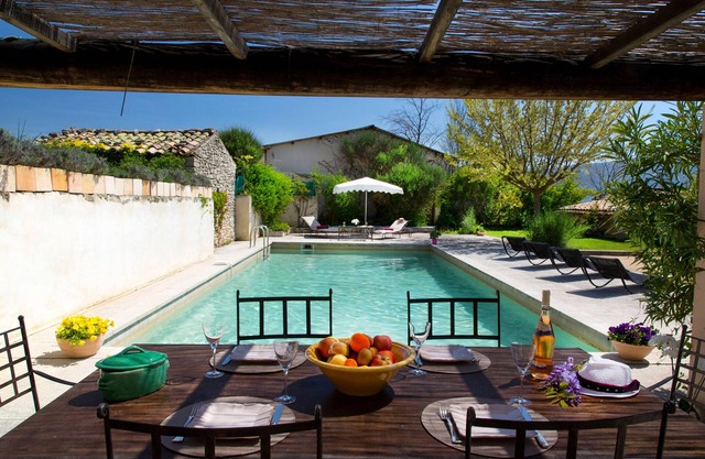 HOUSE WITH AN IMPREGNABLE VIEW ON LUBERON