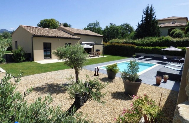House with private pool