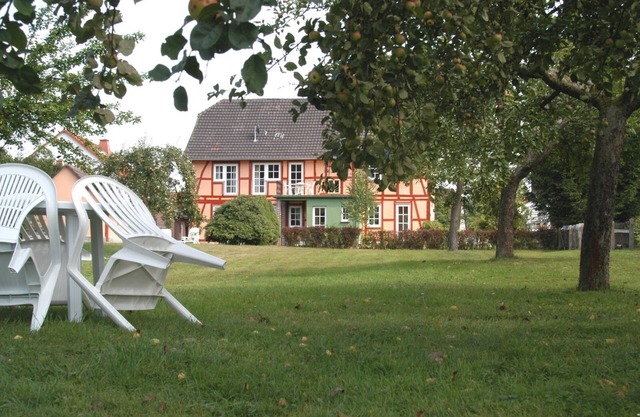 House Froschkönig directly on the Weser