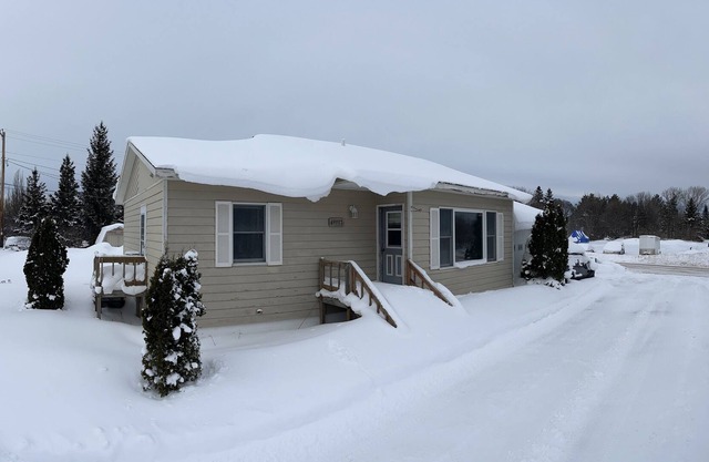 House great for groups! Very accessible to the area!
