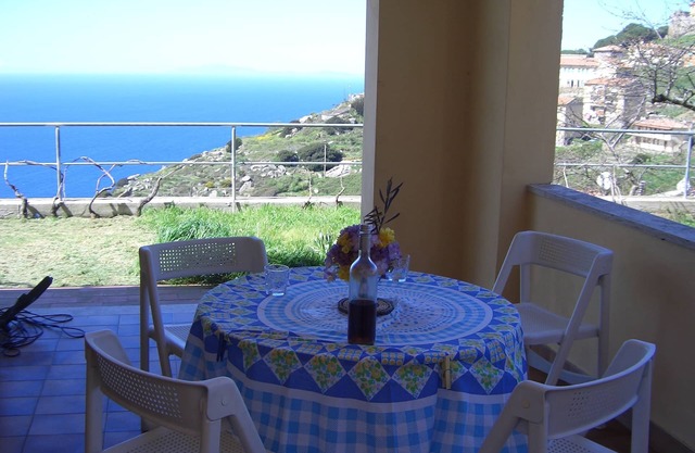 Casa planta baja con jardín y terraza de vistas espectaculares