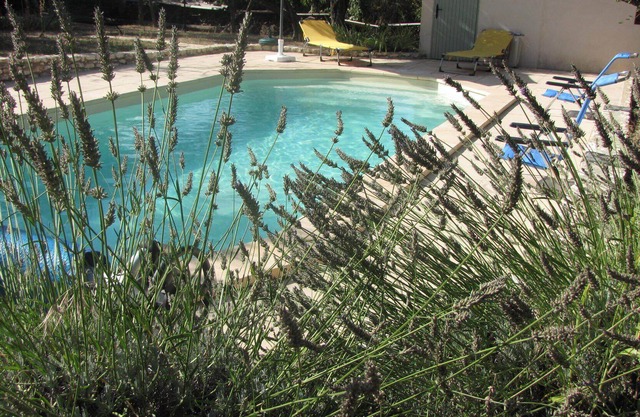 Casa en un entorno verde y tranquilo, cerca de Uzes; disponibilidad piscina
