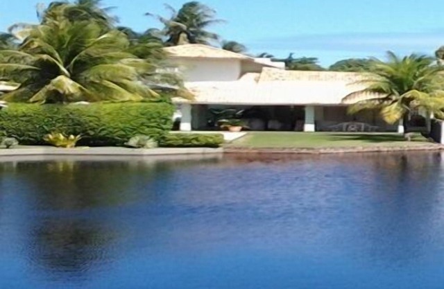 Casa en Cond. Parque Interlagos. Todos cortados de lagos. Lo mejor de Bahia!
