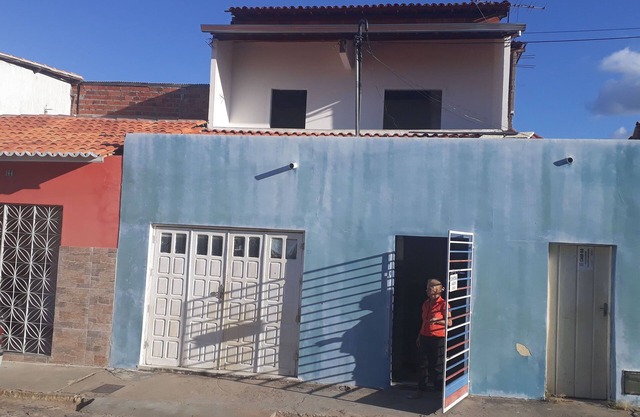 CASA FRENTE A UN JARDÍN LLAMADO: PLAZO DE LAS HORMIGAS CON 1 ° ANDAR.