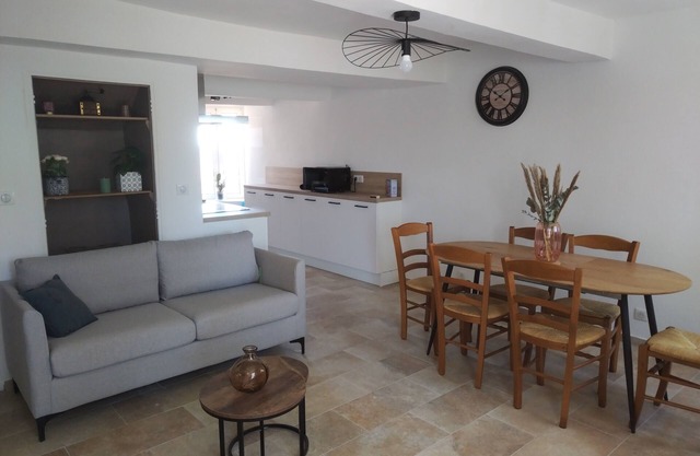HOUSE IN LUBERON