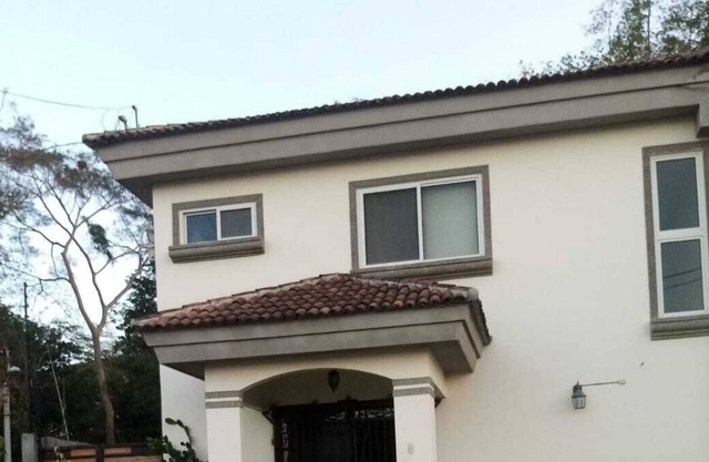 House in Managua, best location! Santo Domingo area.