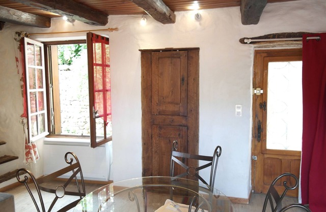 Apartamento 'Maison Dans Village Médiéval' con Wi-Fi