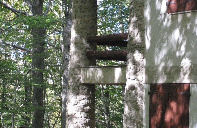 House in the Woods at Macinaie, quiet and nature.
