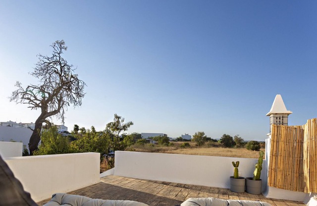 Casa, en el centro de Luz de Tavira, reformada