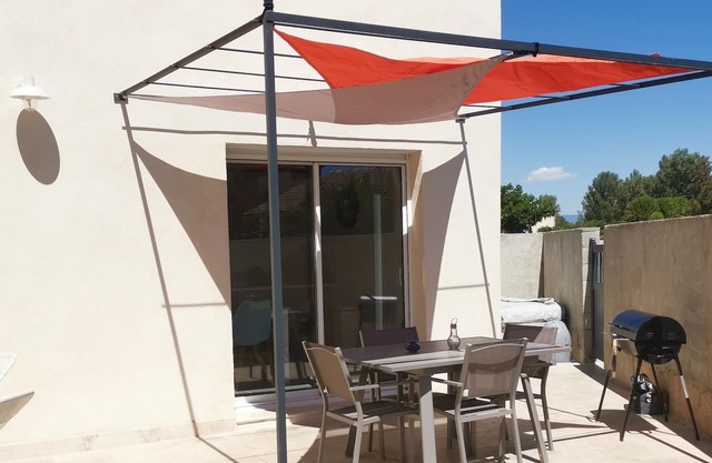 House in the heart of Provence, Jacuzzi, terrace, PARC SPIROU, leisure center