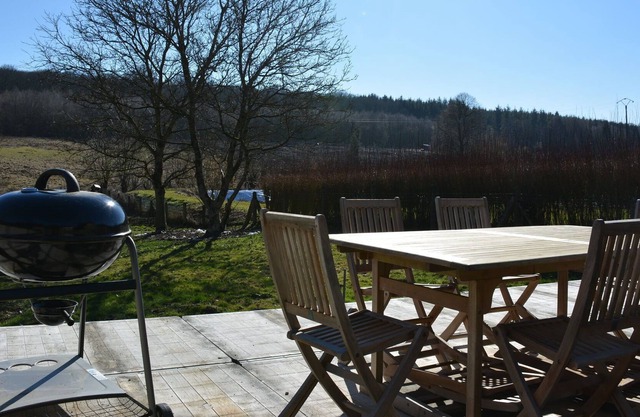 Casa en el corazón del bosque en Viroinval con sauna