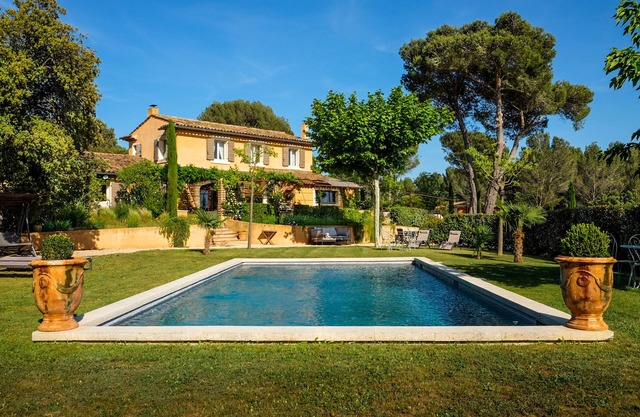 Casa en el Luberon con piscina climatizada tradicional