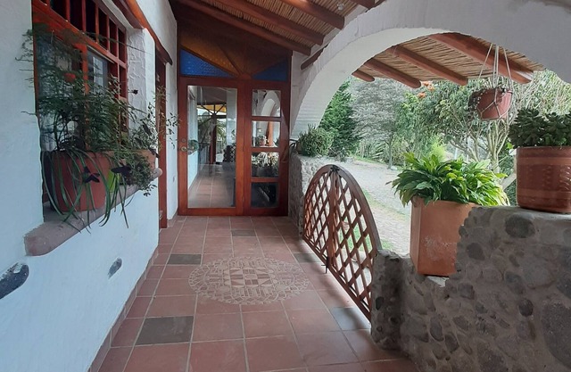 Casa en la montaña para disfrutar con toda la familia muy cerca del aeropuerto!!
