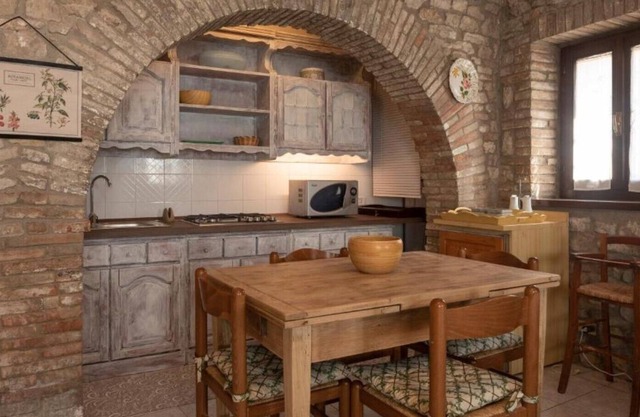 HOUSE IN THE VILLAGE Studio apartment with garden view