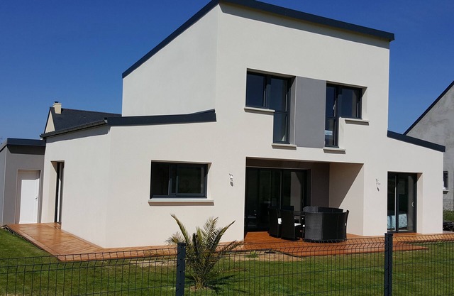 HOUSE JUST A STONE'S THROW FROM THE SEA