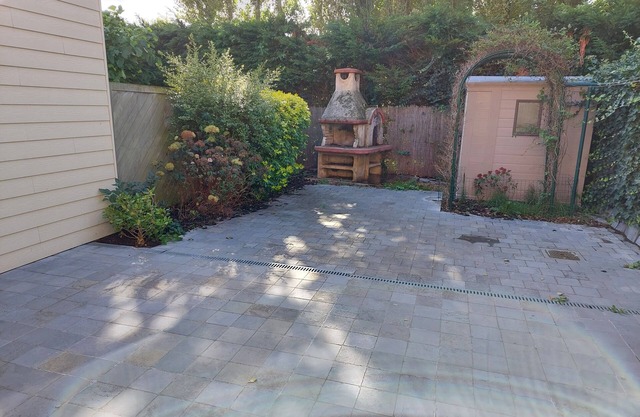 House located in an enclosed area halfway between Nieuport bain and Nieuport ville