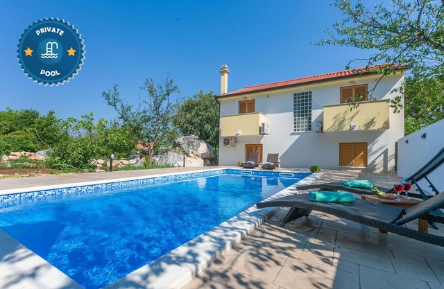 Casa Marijan (43541-K1) - Šestanovac