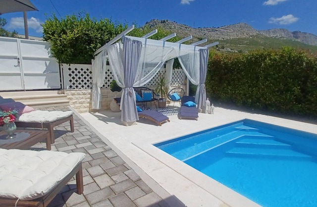 House Matenda house (113171-K1) - Solin