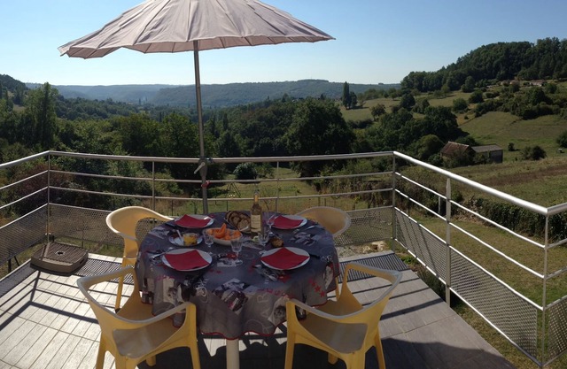 House near Montignac, nice view of the valley