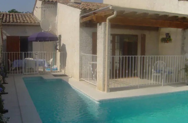 Casa cerca de CANNES, para 6 personas con piscina y jardín privado.