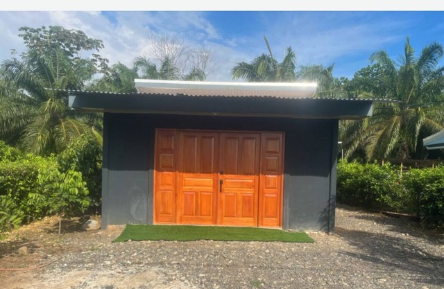 Casa cerca de playa, 2 personas, AC, wifi , moderna, segura