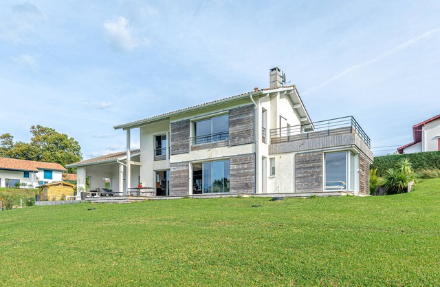 House near Biarritz. Arcangues golf course 2.5km away.