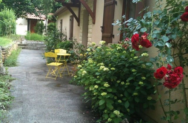 House near Sarlat with shared pool