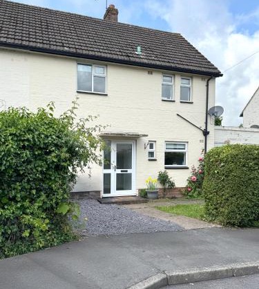 House number 8 sleeps up to 6 People with Smart TVs in Every Room
