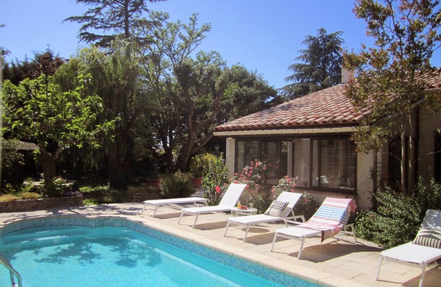 HOUSE OF ART AND NATURE - LUBERON AND ALPILLES