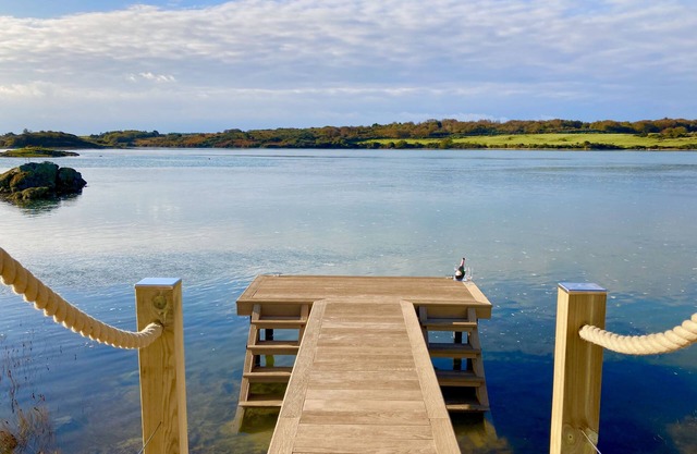 House on the Beach - an on the beach that sleeps 9 guests in 4 bedrooms