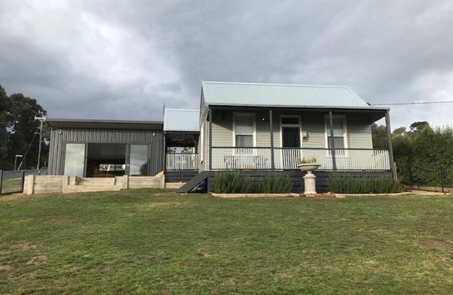 House on the Hill, Pet Friendly Cottage