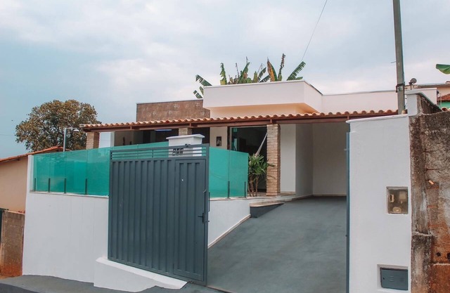 House overlooking the sea of minas