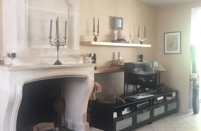 House Porte d'Orléans 7 bedrooms, 3 bathrooms 4 bedrooms and garden.