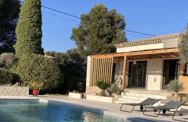 House, Provençal Village view, 20 min Aix & beaches