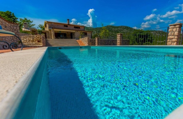 House Rusti (111511-K1) - Zivogosce