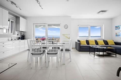 House , Seafront Apartment Pelegrin