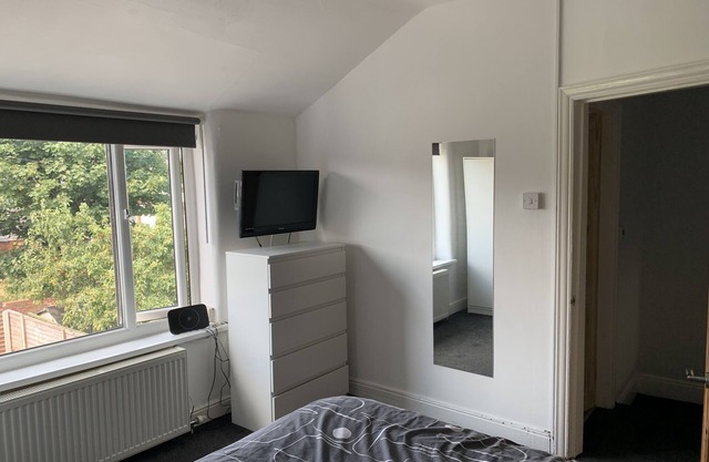 House - Sleeps 5 - Pet Friendly - Garden - Parking