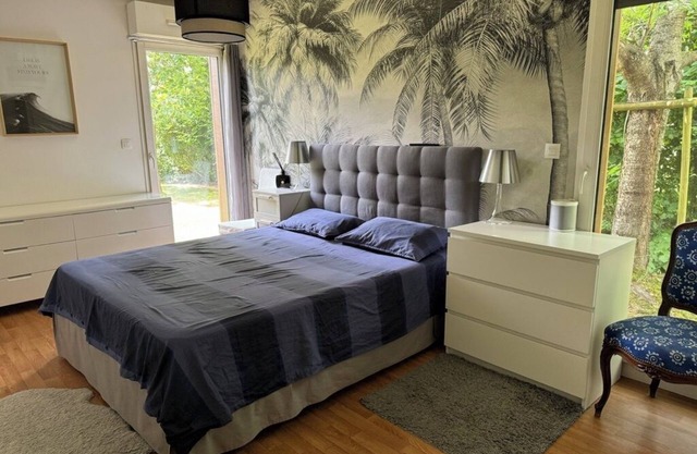 House sleeps 6 - 2 800€/semaine